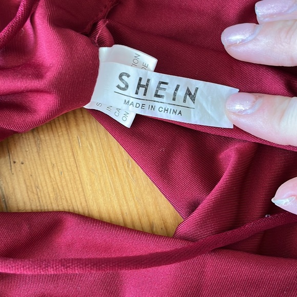 Cutout Tanktop - Picture 4 of 5